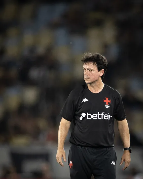 Dupla titular de zaga de Fernando Diniz faz Vasco voltar a não sofrer gols em uma partida