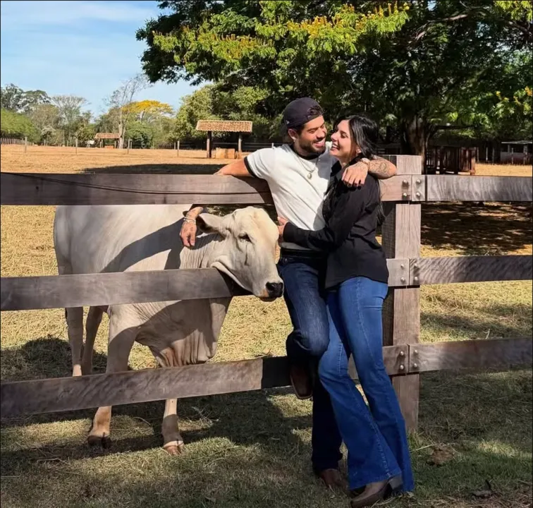 Zé Felipe e Ana Castela assumem namoro