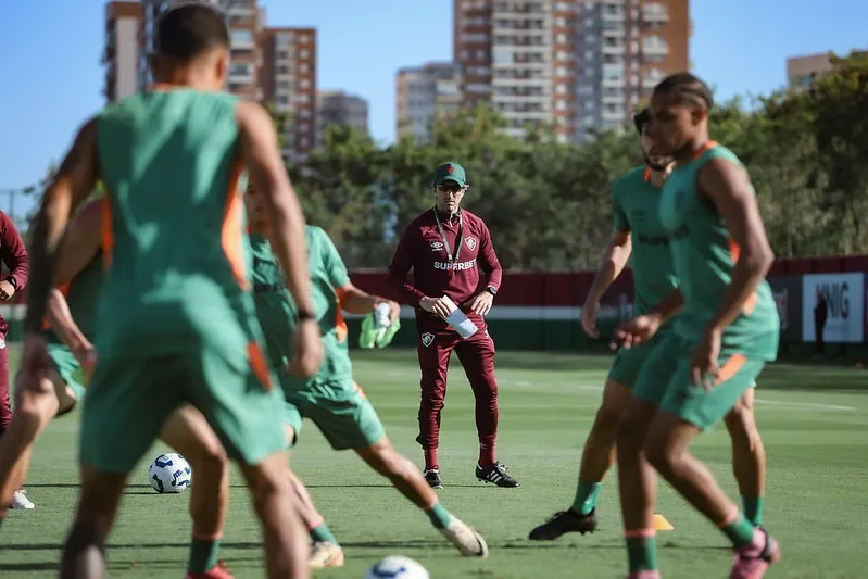 Zubeldía comandou o primeiro treino no Fluminense nesta sexta (26)