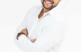 APADA Niterói promove desfile beneficente com show de Marco Vivan no Clube Central