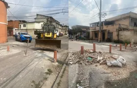 Ação policial remove barricadas na Trindade, em São Gonçalo; vídeo
