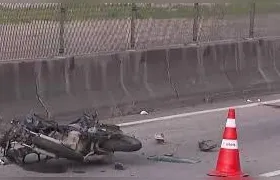 Acidente entre moto e carro deixa motociclista ferido na BR-101, em Itaboraí