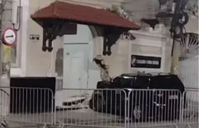 Acidente grave deixa um morto e destrói muro de São Januário