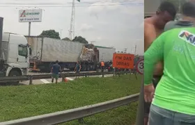 Acidente grave entre carros e carretas deixa feridos na Dutra