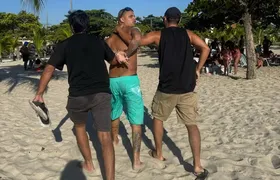 Acusado de envolvimento na morte do grego na RJ-104 é preso na Praia de Piratininga, em Niterói.