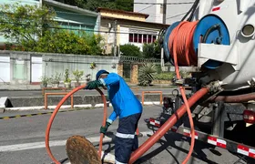 Águas de Niterói utiliza desengordurante para prevenir extravasamentos na rede de esgoto