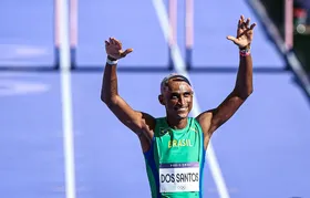 Alison dos Santos conquista medalha de prata no Mundial de Atletismo