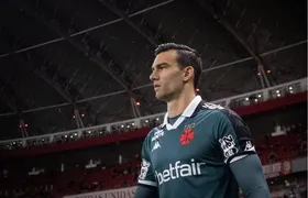 Após polêmica sobre expulsão de Léo Jardim, Vasco informa lesão sofrida pelo goleiro