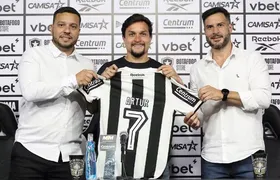 Artur aparece no BID e pode estrear pelo Botafogo na Supercopa Rei, no domingo (02)