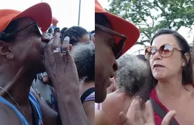 Ator global discute e troca ofensas com mulher durante manifestação