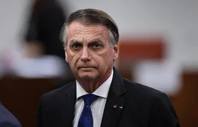 Bolsonaro é diagnosticado com câncer de pele em estágio inicial