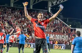 Botafogo formaliza terceira proposta para tentar contratar Alix Vinicius