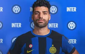 Botafogo negocia contratação de centroavante iraniano da Inter de Milão