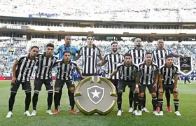 Botafogo pode ter mudanças na escalação para duelo contra o PSG