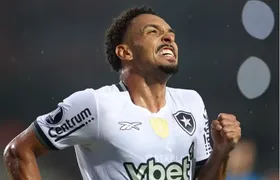 Botafogo recusa proposta do Burnley, da Inglaterra, pelo lateral Vitinho
