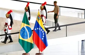 Brasil envia embaixadora para a posse de Maduro.