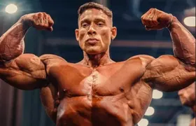 Brasileiro faz história no fisiculturismo e leva título no Mr. Olympia