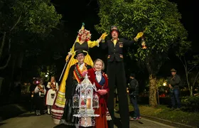 Caminhada das lanternas ilumina a Bauernfest