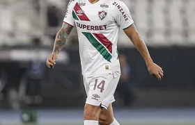 Cano avança em recuperação do joelho e já começa a correr no CT do Fluminense