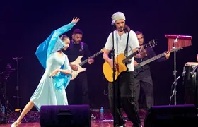 Cantor de São Gonçalo celebra carreira e leva turnê ao Teatro Municipal neste domingo (6)