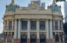 Cláudio Castro anuncia novo concurso para o Theatro Municipal após 12 anos de espera