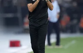 Clube árabe tem intenção de contratar Arthur Jorge, técnico do Botafogo