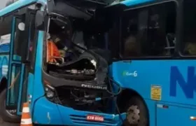 Colisão entre ônibus deixa um morto e ao menos 30 feridos em Nova Friburgo