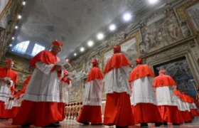 Conclave: Pela terceira vez, Vaticano tem fumaça preta após nova votação