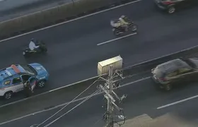 Corpo é encontrado dentro de caixa abandonada na Avenida Brasil