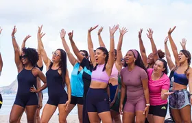 Corrida e caminhada na Praia de Piratininga une saúde mental, atividade física e Outubro Rosa