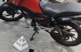 Criminosos tentam fugir em moto roubada e são capturados pela polícia no Pita, em SG