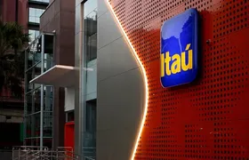 Demissão em massa de quase 1 mil funcionários do Itaú revolta sindicato