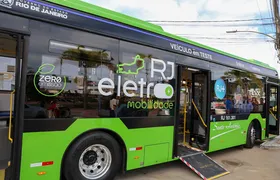 Detro inicia testes com ônibus elétrico na linha intermunicipal Xerém x Barra