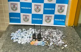 Dois homens são presos com drogas em operação da PM na Vila Ipiranga, em Niterói