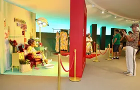 Exposição em homenagem a Paulo Gustavo no MAC Niterói chega ao fim neste domingo (01)
