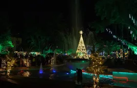 Festa de Natal encanta dezenas de famílias na Praça Zé Garoto