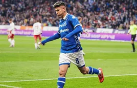 Flamengo abre negociação por Jorge Carrascal, do Dínamo de Moscou