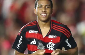 Flamengo acerta renovação de 'joia' da base por cinco temporadas