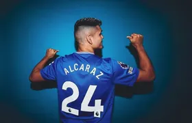 Flamengo acerta venda do meia Alcaraz ao Everton