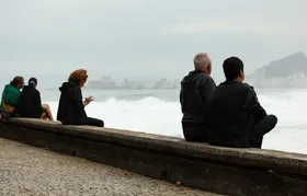 Frente fria se aproxima e pode provocar fortes rajadas de vento; Confira a previsão para o fim de semana