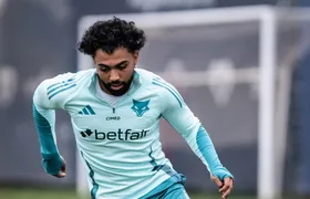 Gabigol rebate críticas de Roger Flores: 'Olha quem está falando'