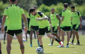 Garré perde espaço no Vasco e segue sem sair do banco de reservas com Fernando Diniz