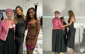 Gisele Bündchen exibe a barriguinha de grávida pela primeira vez