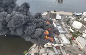 Governo do Estado extingue incêndio na Ilha do Governador