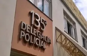 Homem armado invade festa, mata duas pessoas e deixa criança de 3 anos ferida no interior do RJ