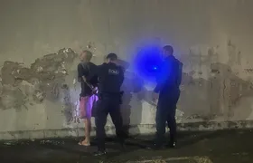 Homem é preso após agredir pai idoso e irmã em São Gonçalo