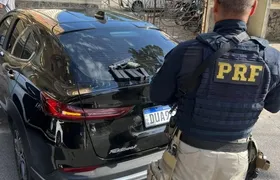 Homem é preso com carro roubado no pedágio da Ponte Rio-Niterói