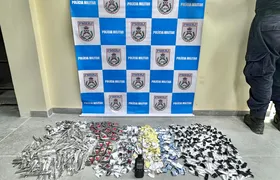 Homem é preso e dois menores apreendidos na Comunidade do Serrão, em Niterói