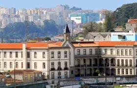 Homem morre esmagado por companheira de 100 Kg em Portugal