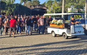Idoso morto em ônibus na BR-101 é sepultado em São Gonçalo; “ele fazia esse caminho todo dia”